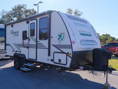 2022 Winnebago Micro Minnie FLX — front three-quarter view