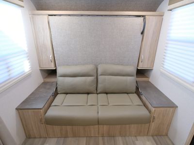 2022 Winnebago Micro Minnie FLX — photo 8 view