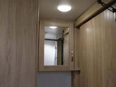 2022 Winnebago Micro Minnie FLX — photo 14 view