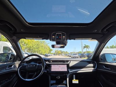 2026 Jeep Grand Cherokee — photo 10 view
