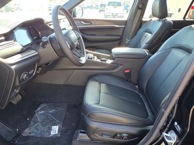 2026 Jeep Grand Cherokee — photo 13 view