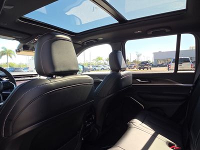 2026 Jeep Grand Cherokee — photo 9 view