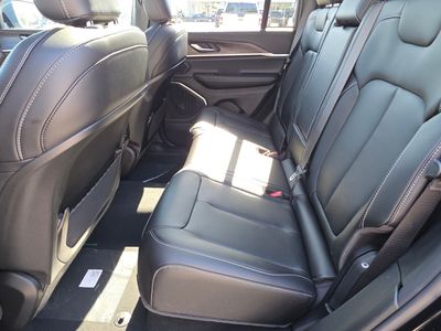 2026 Jeep Grand Cherokee — photo 8 view