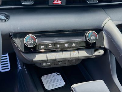 2026 Hyundai ELANTRA — photo 12 view