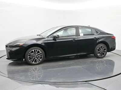 2026 Toyota Camry - Photo 2