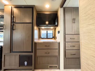 2023 Thor Motor Coach CHATEAU — photo 8 view