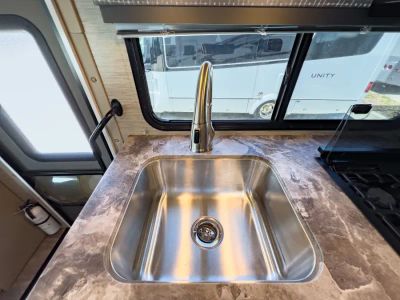 2023 Thor Motor Coach CHATEAU — photo 10 view