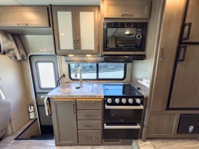 2023 Thor Motor Coach CHATEAU — photo 9 view