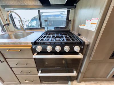2023 Thor Motor Coach CHATEAU — photo 11 view