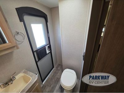 2022 Coachmen RV Catalina Legacy - Photo 25