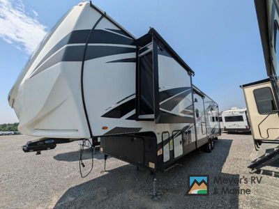 2020 Jayco Seismic — detail view