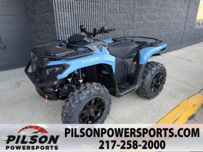 2026 Can-Am® Outlander XT 700 — front three-quarter view