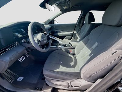 2026 Hyundai ELANTRA — photo 14 view
