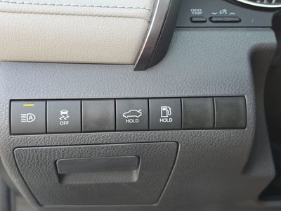 2021 Toyota Camry Hybrid - Photo 28