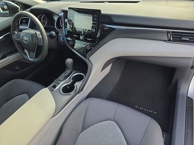2021 Toyota Camry Hybrid - Photo 11