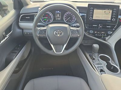 2021 Toyota Camry Hybrid - Photo 13