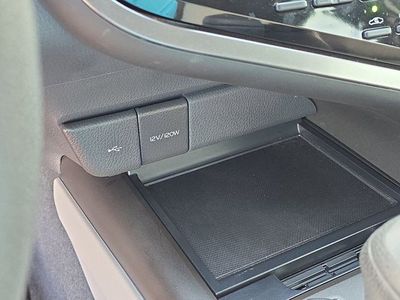 2021 Toyota Camry Hybrid - Photo 25