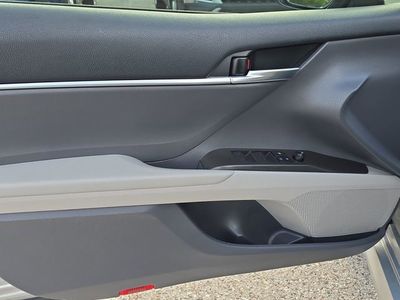 2021 Toyota Camry Hybrid - Photo 17