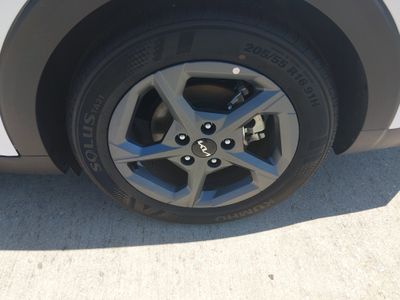2025 Kia K4 — photo 10 view