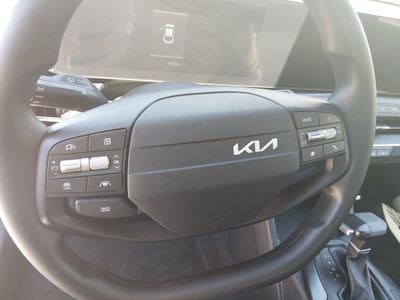 2025 Kia K4 — photo 12 view