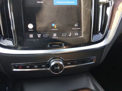 2025 Volvo V60 Cross Country - Photo 13