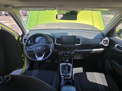 2024 Hyundai Venue — photo 12 view