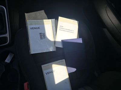 2024 Hyundai Venue — photo 16 view