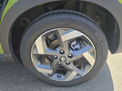 2024 Hyundai Venue — photo 14 view