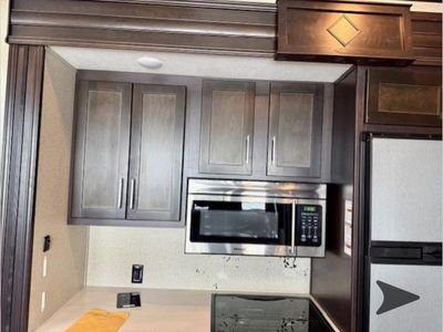 2018 Keystone RV Raptor - Photo 9