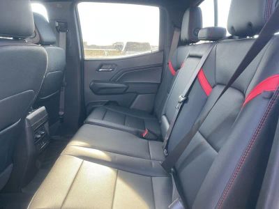 2026 Chevrolet Colorado - Photo 12
