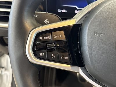 2025 BMW i4 - Photo 22
