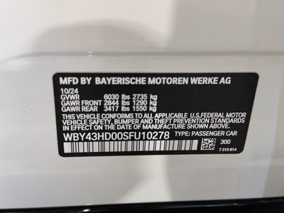 2025 BMW i4 - Photo 38