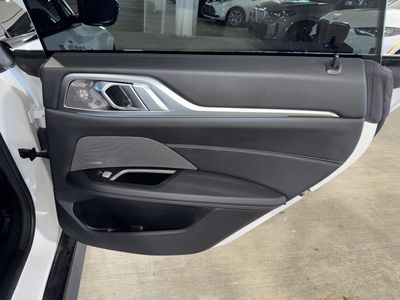 2025 BMW i4 - Photo 11