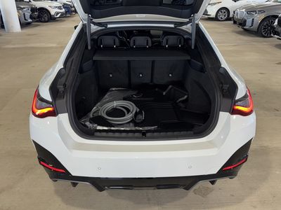 2025 BMW i4 - Photo 13