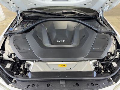 2025 BMW i4 - Photo 35
