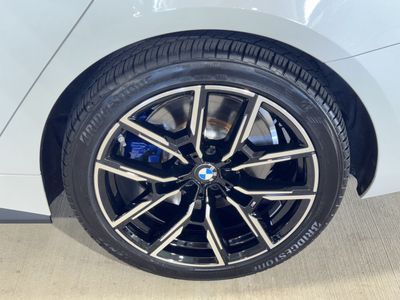 2025 BMW i4 - Photo 36