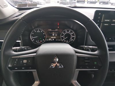 2025 Mitsubishi Outlander - Photo 21