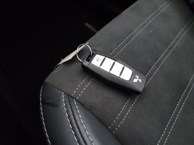 2025 Mitsubishi Outlander - Photo 16