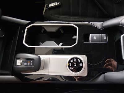 2025 Mitsubishi Outlander - Photo 17