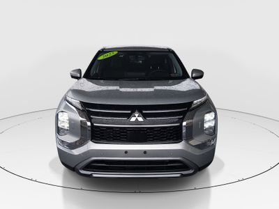 2025 Mitsubishi Outlander - Photo 2