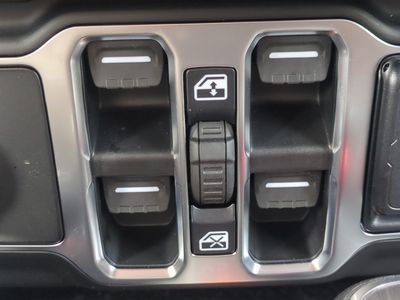 2026 Jeep Wrangler — photo 23 view