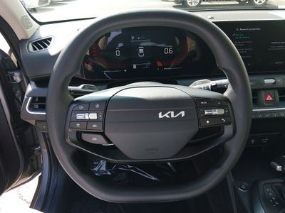 2025 Kia K4 - Photo 12