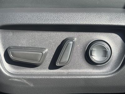 2026 Toyota RAV4 - Photo 8