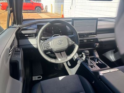 2026 Toyota RAV4 - Photo 4
