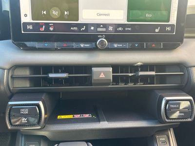 2026 Toyota RAV4 - Photo 12
