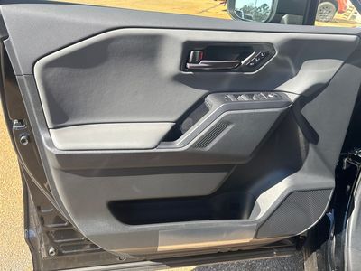 2026 Toyota RAV4 - Photo 5