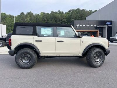 2025 Ford Bronco - Photo 2
