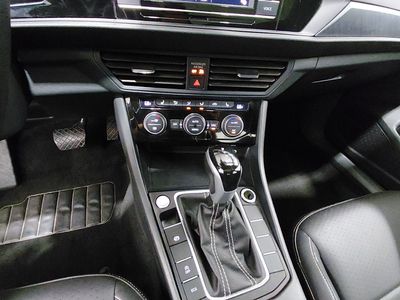 2024 Volkswagen Jetta — photo 13 view