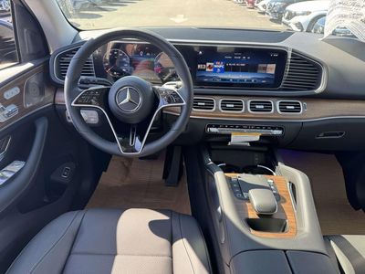 2026 Mercedes-Benz GLE — detail view