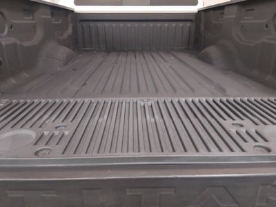 2022 Nissan Titan - Photo 11